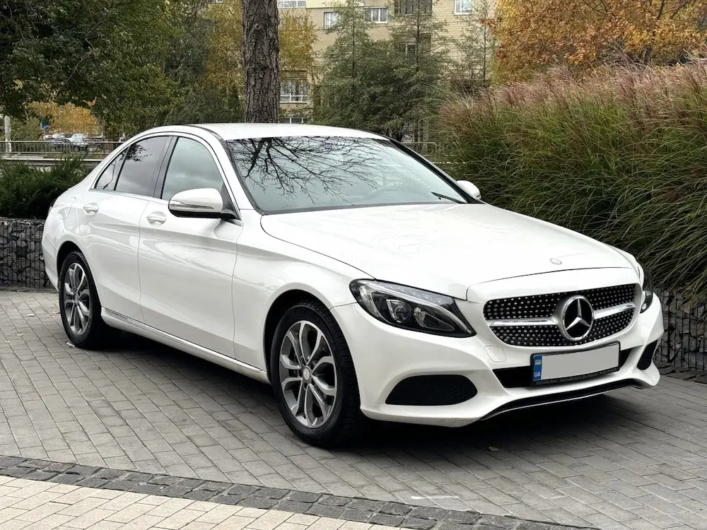 аренда белый мерседес C300, оренда мерседес C-class, rent Mercedes C-class, rent a Mercedes C 300